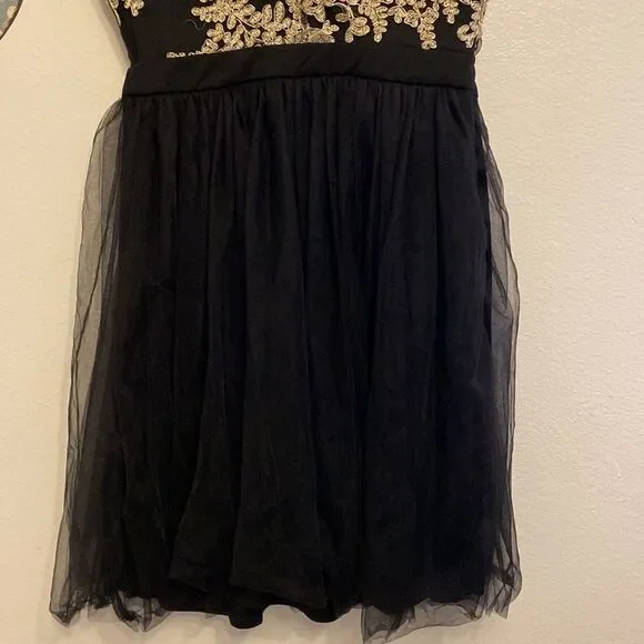 Black and Gold Party Dress Size Large - Picture 8 of 9